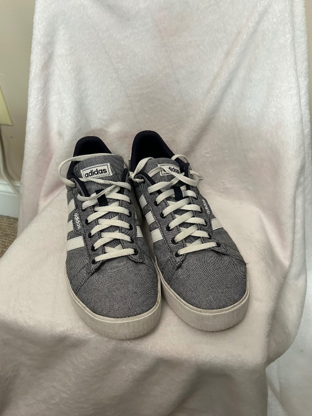 Adidas Daily 3.0 Men’s Low Top Sneakers Gray Canvas White Size 10.5